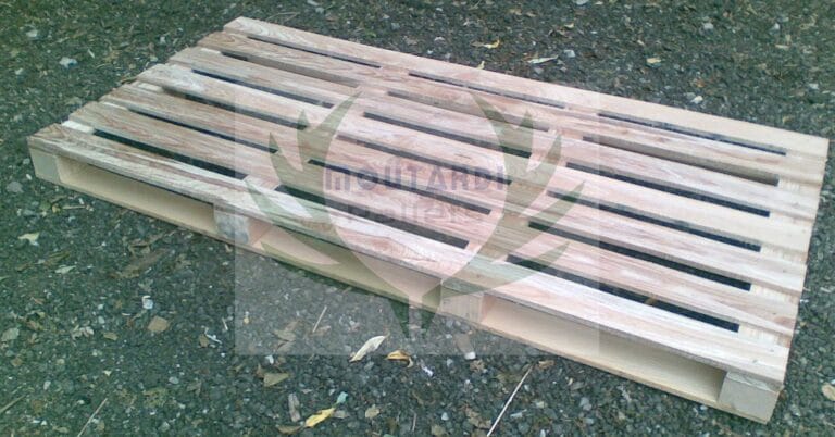 Read more about the article De ce paletii din lemn sunt o alegere sustenabila vs. plastic/metal